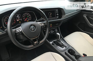 Седан Volkswagen Jetta 2018 в 