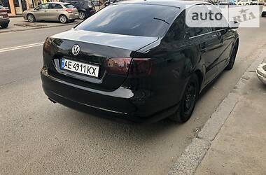 Седан Volkswagen Jetta 2011 в 