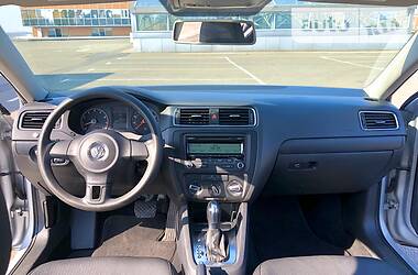 Седан Volkswagen Jetta 2011 в 