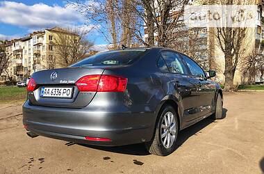 Седан Volkswagen Jetta 2013 в 