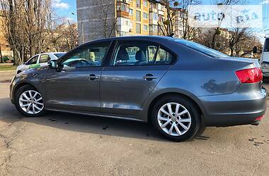 Седан Volkswagen Jetta 2013 в 