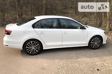 Седан Volkswagen Jetta 2016 в 