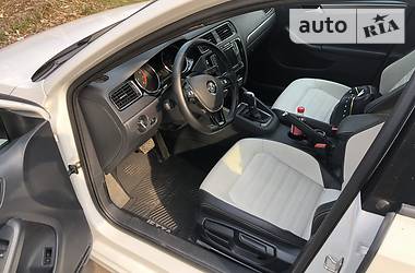 Седан Volkswagen Jetta 2016 в 