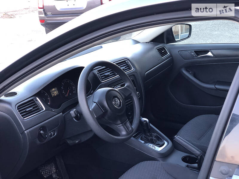 Седан Volkswagen Jetta 2012 в Івано-Франківську