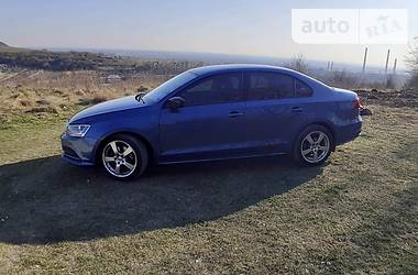 Седан Volkswagen Jetta 2015 в 