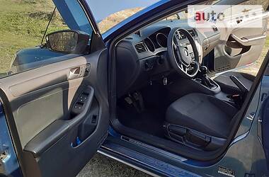 Седан Volkswagen Jetta 2015 в 