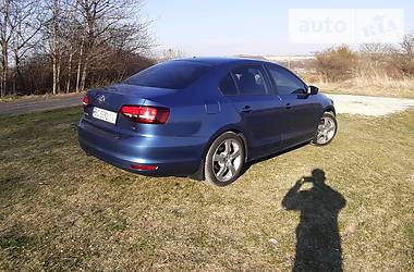Седан Volkswagen Jetta 2015 в 