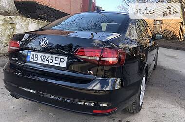 Седан Volkswagen Jetta 2015 в 