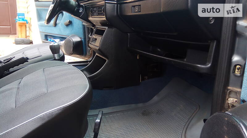 Хетчбек Volkswagen Jetta 1990 в П'ятихатках