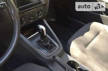 Седан Volkswagen Jetta 2015 в 