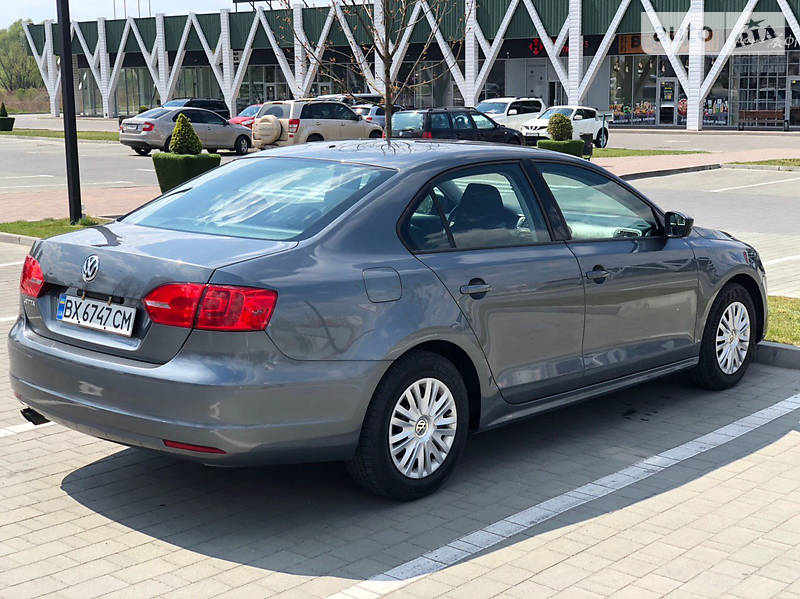Седан Volkswagen Jetta 2014 в Хмельницькому