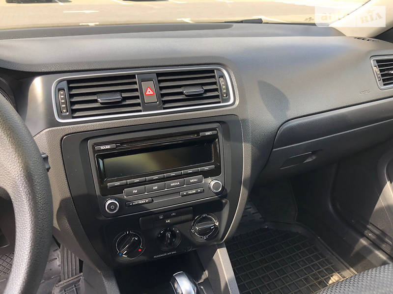 Седан Volkswagen Jetta 2014 в Хмельницькому