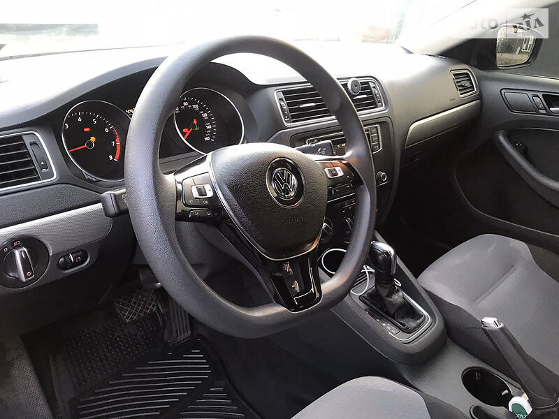 Седан Volkswagen Jetta 2016 в Києві