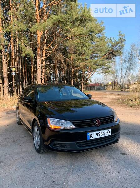 Седан Volkswagen Jetta 2013 в Києві