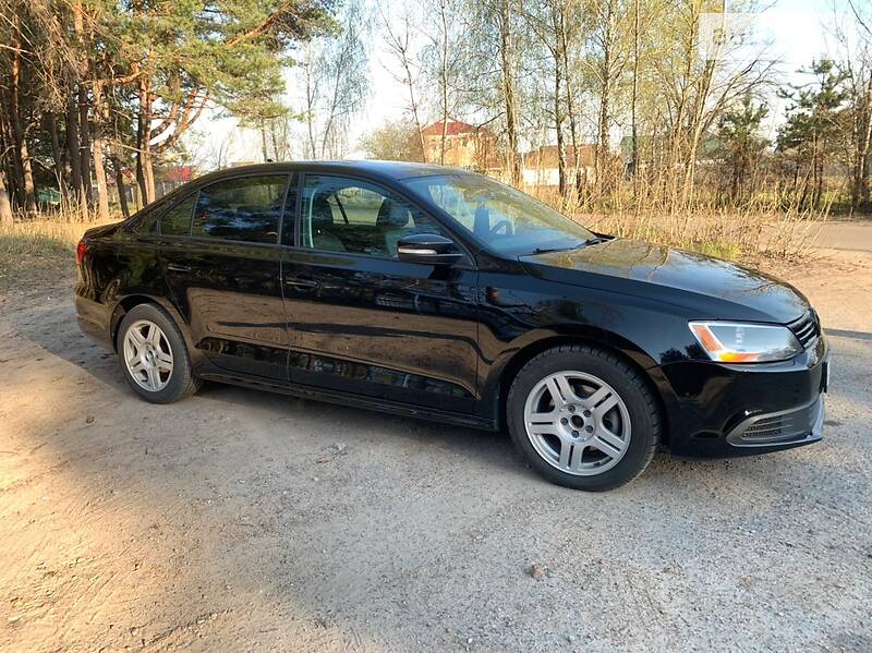 Седан Volkswagen Jetta 2013 в Києві