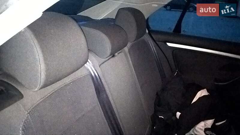 Седан Volkswagen Jetta 2006 в Львове