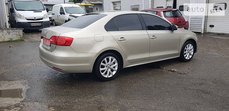 Седан Volkswagen Jetta 2012 в Києві