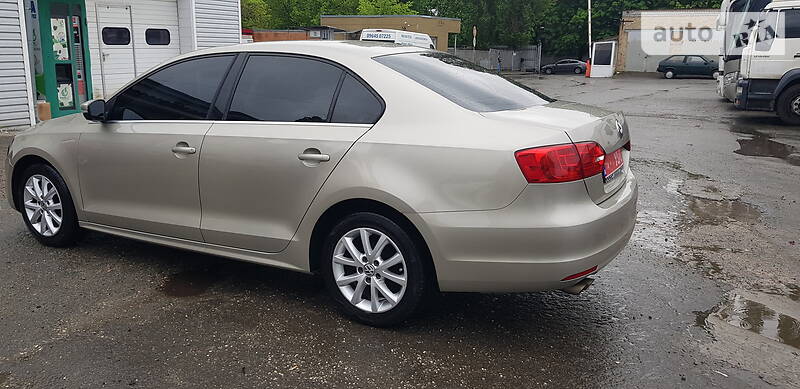 Седан Volkswagen Jetta 2012 в Києві