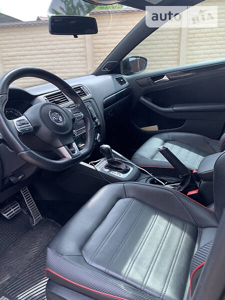 Седан Volkswagen Jetta 2014 в Києві