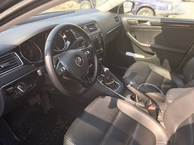 Седан Volkswagen Jetta 2015 в Дніпрі