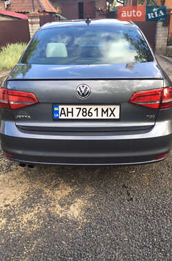 Седан Volkswagen Jetta 2015 в Покровске