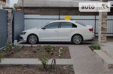 Седан Volkswagen Jetta 2016 в 