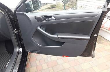Седан Volkswagen Jetta 2011 в 