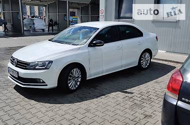 Седан Volkswagen Jetta 2016 в 