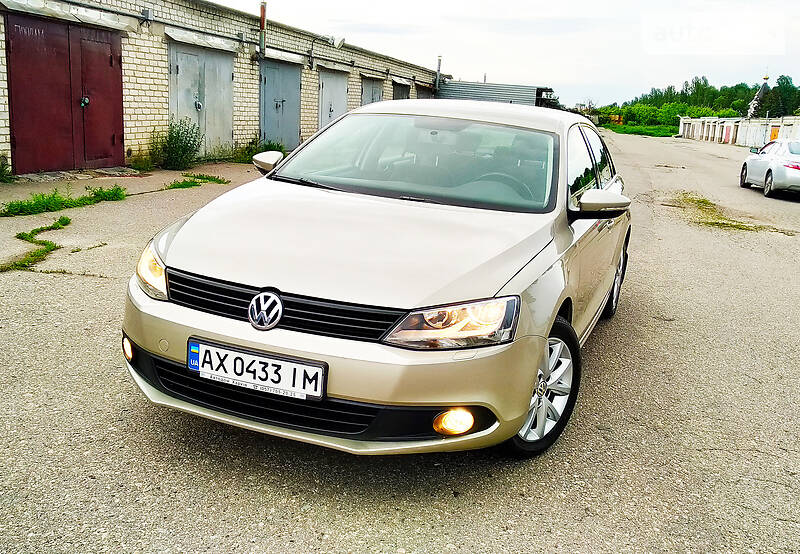 Седан Volkswagen Jetta 2012 в Харкові