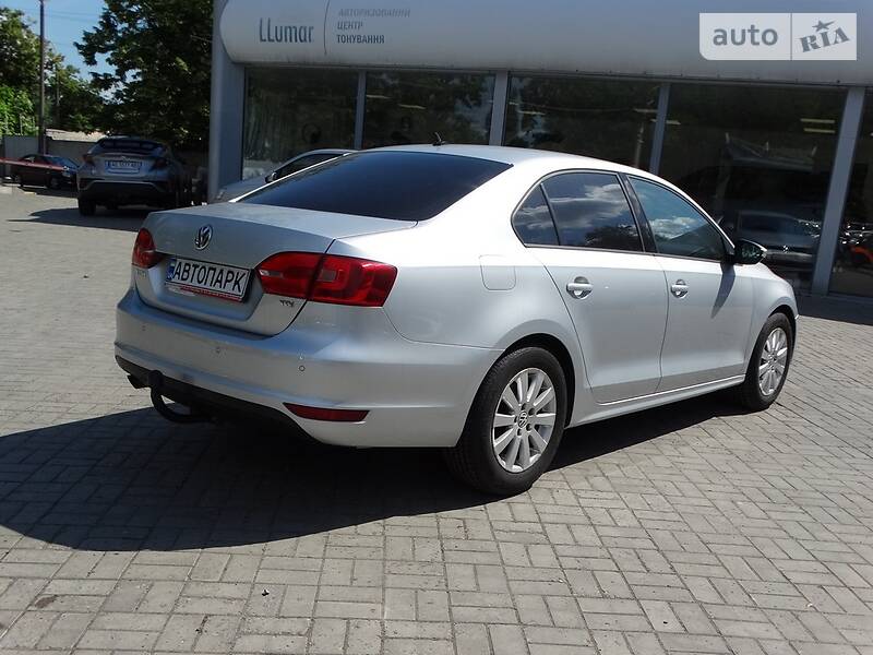 Седан Volkswagen Jetta 2012 в Дніпрі