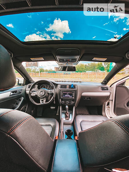Седан Volkswagen Jetta 2014 в Києві