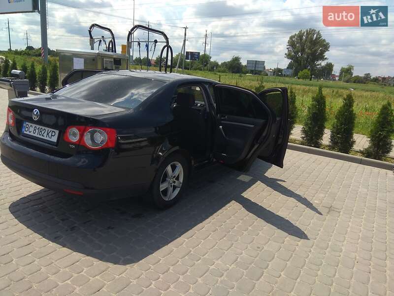 Седан Volkswagen Jetta 2006 в Львове