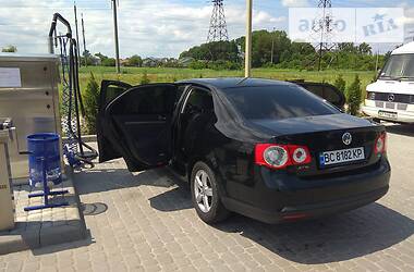 Седан Volkswagen Jetta 2006 в Львове