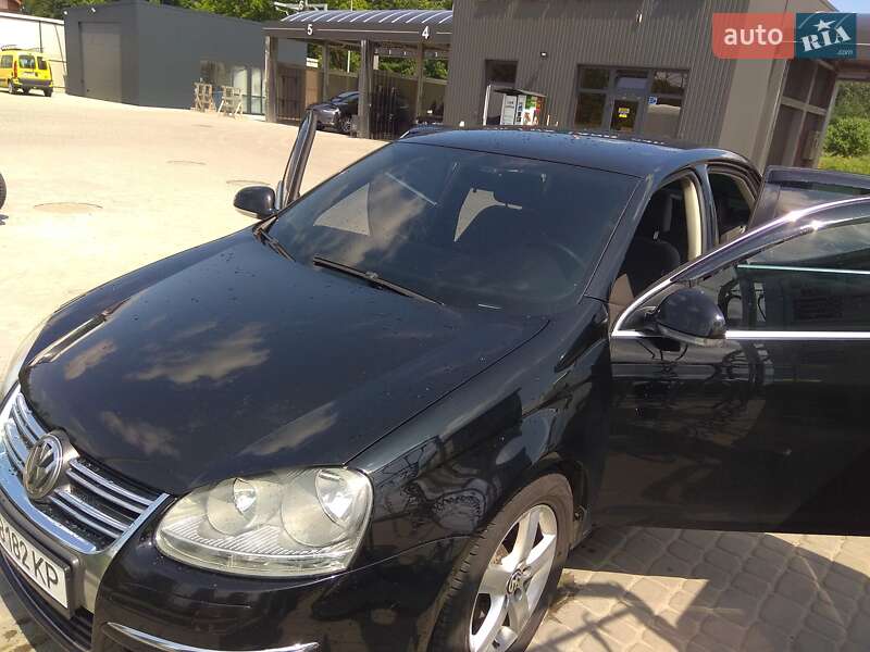 Седан Volkswagen Jetta 2006 в Львове