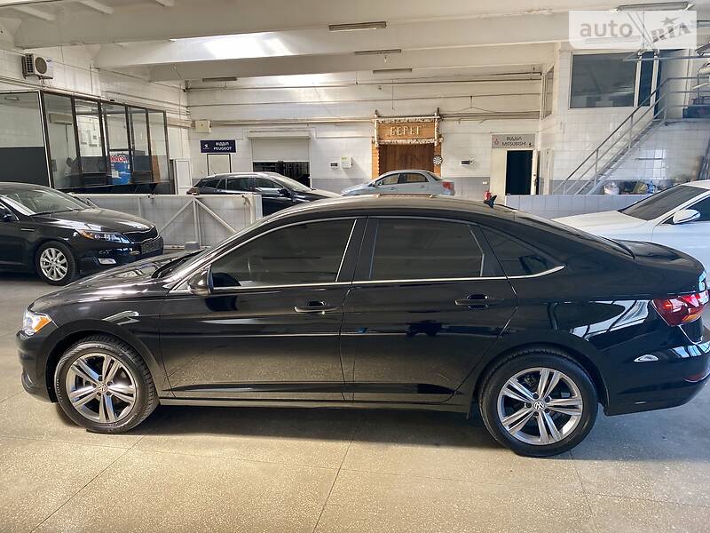 Седан Volkswagen Jetta 2018 в Сумах