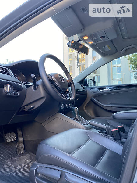Седан Volkswagen Jetta 2015 в Києві