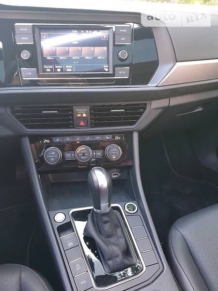 Седан Volkswagen Jetta 2018 в Києві