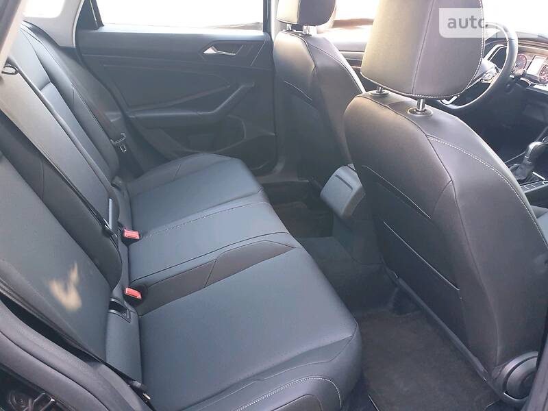 Седан Volkswagen Jetta 2018 в Києві