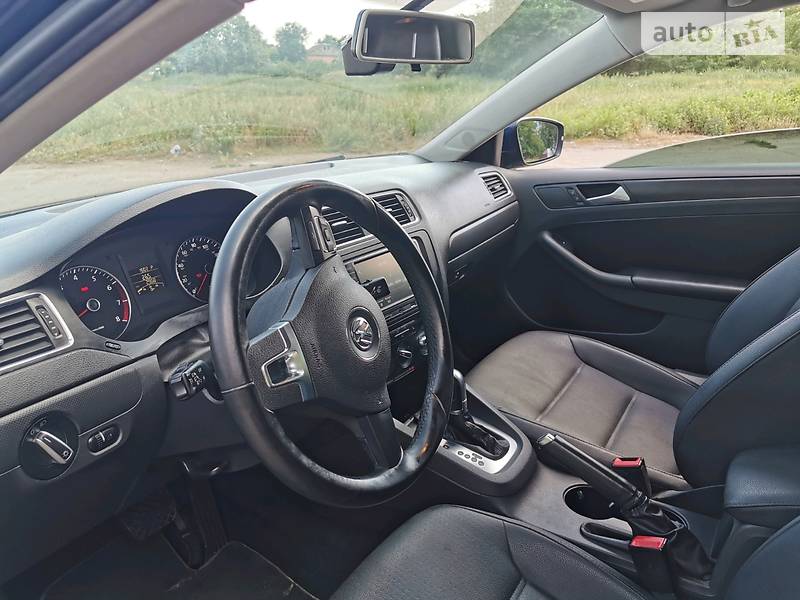 Седан Volkswagen Jetta 2012 в Миколаєві