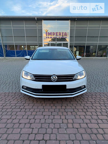 Седан Volkswagen Jetta 2016 в Ужгороде