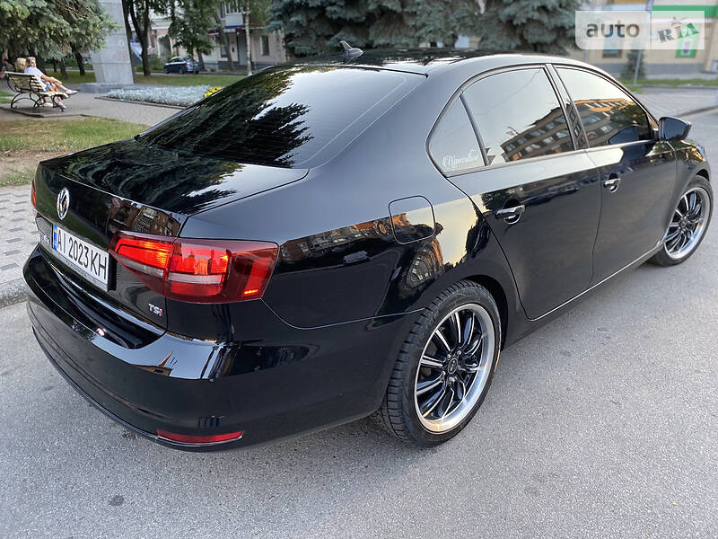 Седан Volkswagen Jetta 2016 в Києві