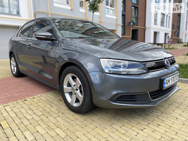 Седан Volkswagen Jetta 2013 в 