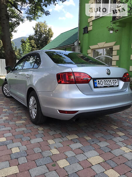 Седан Volkswagen Jetta 2012 в Ужгороді фото 6 Седан Volkswagen Jetta 2012 в Ужгороді
