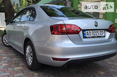 Седан Volkswagen Jetta 2012 в 