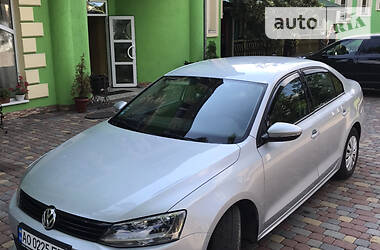 Седан Volkswagen Jetta 2012 в 