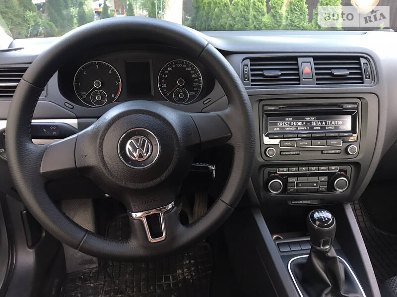 Седан Volkswagen Jetta 2012 в Ужгороді фото 12 Седан Volkswagen Jetta 2012 в Ужгороді