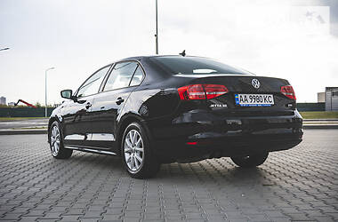 Седан Volkswagen Jetta 2015 в 