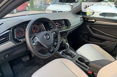 Седан Volkswagen Jetta 2019 в Киеве