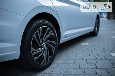 Седан Volkswagen Jetta 2018 в 