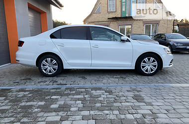 Седан Volkswagen Jetta 2017 в 